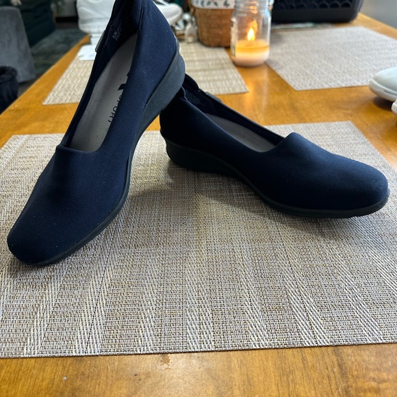 Anne Klein Sport Navy Wedge shoes - Picture 1 of 6